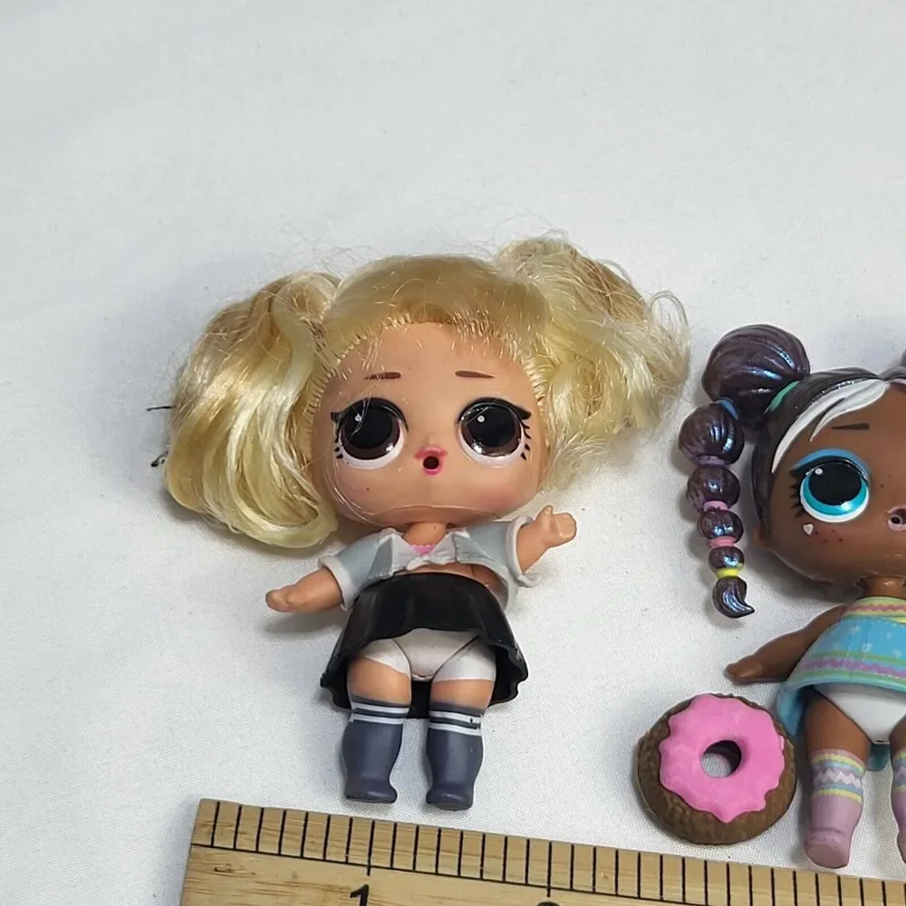 LOL Surprise Doll Lot‎ OF 4 Girls and a Donut